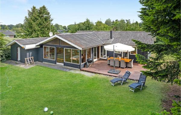 Cozy Home In Dronningmølle With Wifi, Reserva ahora Casa o chalet Dronningmolle 