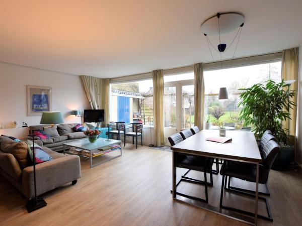 Nice holiday home in Voorburg, 6 km from the sea, Reserva ahora Apartamento Voorburg Holanda Meridional