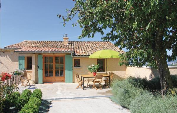 2 Bedroom Awesome Home In Sigoyer, Prenota Casa vacanze Hotel a Alvernia con parcheggio, Parcheggio