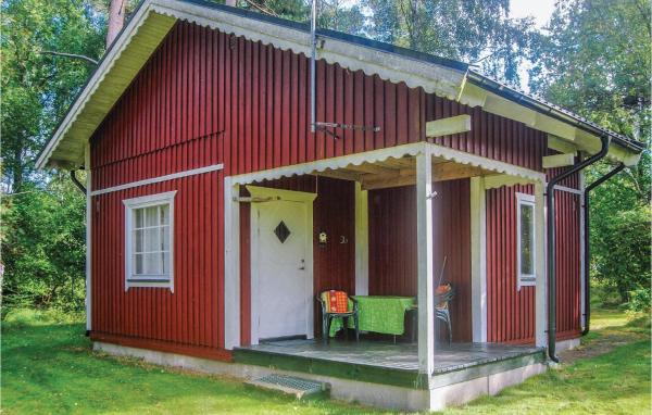 Cozy Home In Munka-Ljungby With Kitchen, Prenota Casa vacanze Hotel a Gotaland con parcheggio, Parcheggio