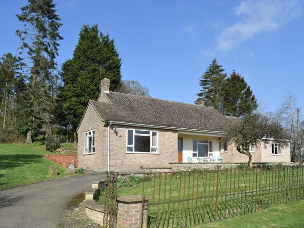 Roundhill, Book Vacation Home Eydon Northamptonshire