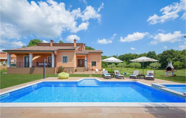Beautiful Home In Tinjan With Kitchen, Reserva ahora Casa o chalet Hoteles en Istria central con piscina, Piscina