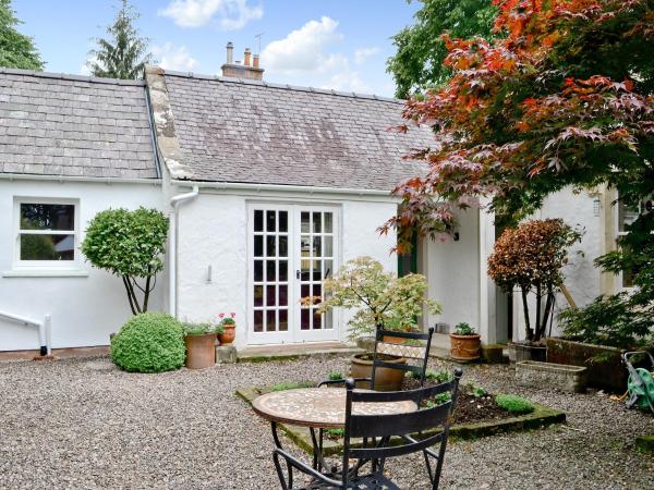 Roseburn Cottage, Buchen Sie Ferienhaus Hotels in Schottland mit Parkplatz, Parkplätze