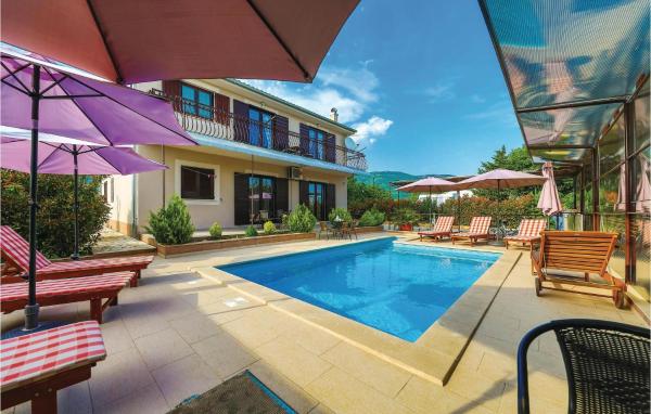 6 Bedroom Gorgeous Home In Kastel Stari, Buchen Sie Ferienhaus Hotels in Gespanschaft Split-Dalmatien mit Pool, Schwimmbad