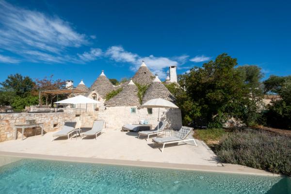 Trulli Il Pinnacolo Verde, Buchen Sie Ferienhaus Hotels mit Pool in Metropolitanstadt Bari, Schwimmbad