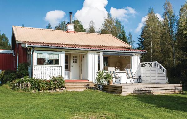 Awesome Home In Östra Ämtevik With Sauna, Prenota Casa vacanze Hotel a Svealand con parcheggio, Parcheggio