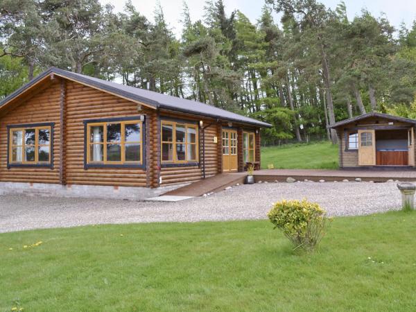 Ashknowe Log Cabin - S4590, Buchen Sie Ferienhaus Hotels in Schottland mit Parkplatz, Parkplätze