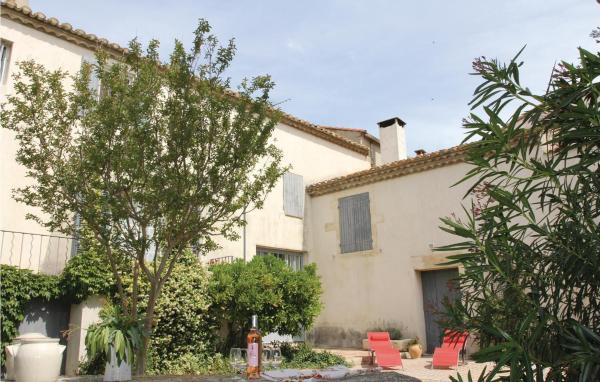 Amazing Home In Bellegarde With Kitchenette, Réserver Maison de vacances Bellegarde Gard