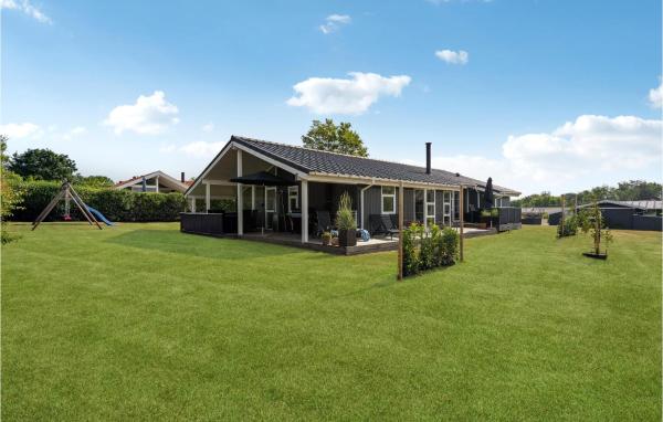 Cozy Home In Juelsminde With Sauna, Book Vacation Home Juelsminde Hotels with a Pool, Swimming Pool