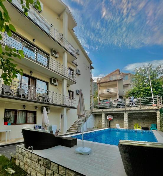 Apartments TP 777, Book Apartment Budva County Hotels with a Pool, Swimming Pool