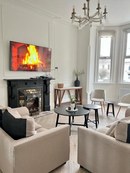Fayhomes West Midlands Luxury Late 1800 Property, Buchen Sie Ferienhaus Hotels in Walsall mit Parkplatz, Parkplätze
