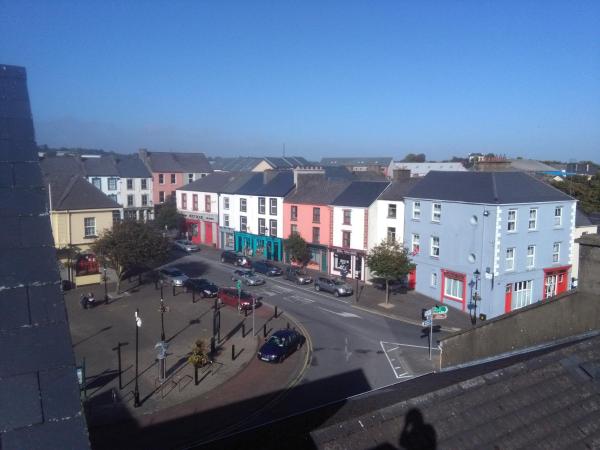Buggle's Pub and Accommodation