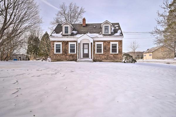 Rural Oswego Cottage on 50-Acre Orchard and Farm, Buchen Sie Ferienhaus  
