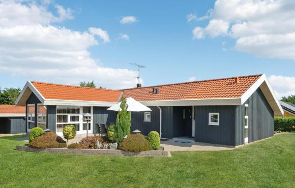 Lovely Home In Glesborg With Kitchen, Prenota Casa vacanze Hotel a Vestjylland con parcheggio, Parcheggio