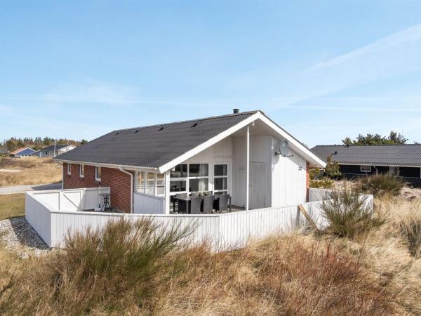 Holiday Home Esir - 800m from the sea by Interhome, Prenota Casa vacanze Hotel a Vestjylland con parcheggio, Parcheggio