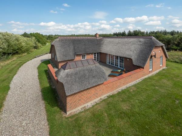 Holiday Home Jorkin - 1-8km from the sea by Interhome, Prenota Casa vacanze Hotel a Vestjylland con parcheggio, Parcheggio