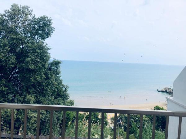 Le 5 Residence, Buchen Sie Aparthotel Rodi Garganico Foresta Umbra