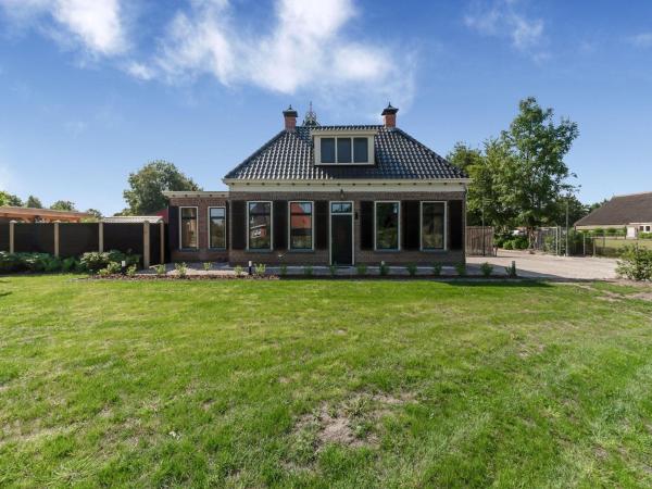 Charming Holiday Retreat with Private Bubble Bath, Prenota  Oudkerk Frisia