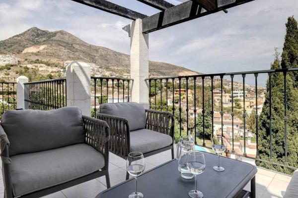 3 Bedroom Semi Detached Villa with Stunning Views, Prenota Appartamento Benalmádena 