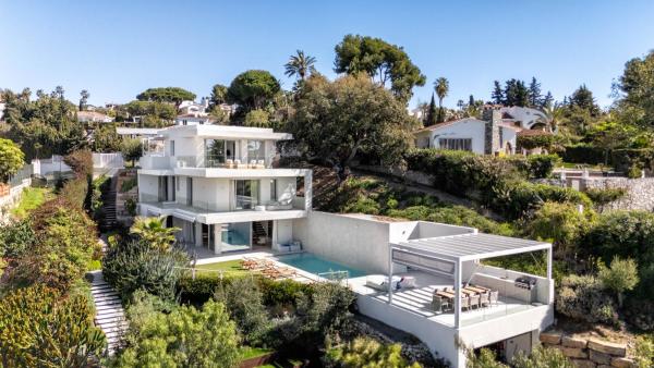 Luxury New Villa Alma- 5bdr, Pool, Garden, Parkin, Prenota Villa Marbella Costa del Sol