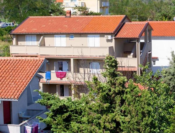 Apartments for families with children Lopar, Rab - 20749, Buchen Sie Ferienwohnung Hotels in Insel Rab mit Parkplatz, Parkplätze