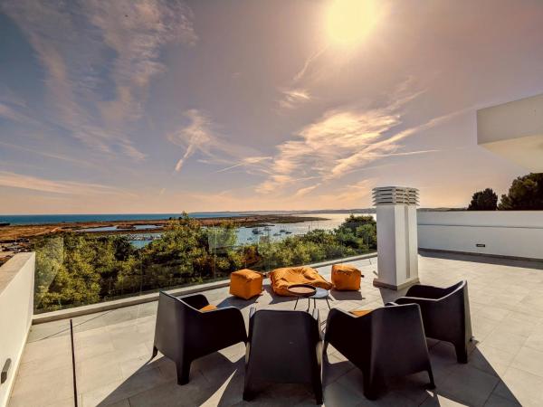 Ria Breezin by JohnVillas, Prenota  Hotel a Algarve con parcheggio, Parcheggio