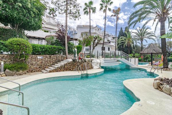 GBH - Casa Golden beach by Roomservices, Prenota  Marbella Costa del Sol