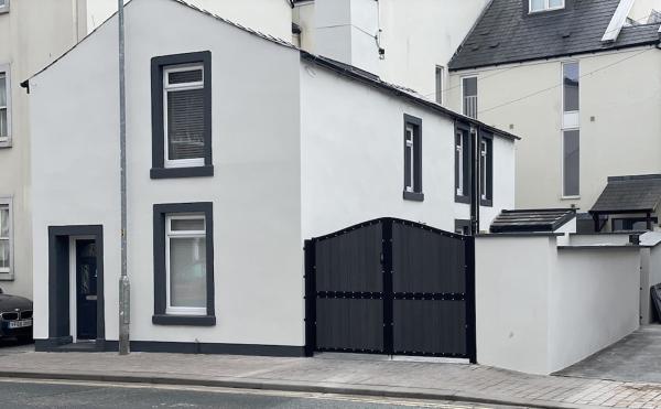 Quirky cottage in the centre of Penrith with a Hot Tub, Buchen Sie Ferienhaus Hotels in Cumbria mit Parkplatz, Parkplätze