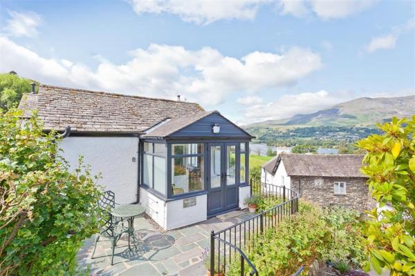Badgers Cottage with stunning lake & mountain views, Buchen Sie Ferienhaus Coniston 