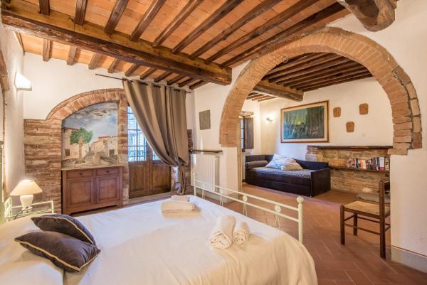 Casale Rosennano - Tinaia, Buchen Sie Ferienhaus Hotels in Chianti mit Pool, Schwimmbad