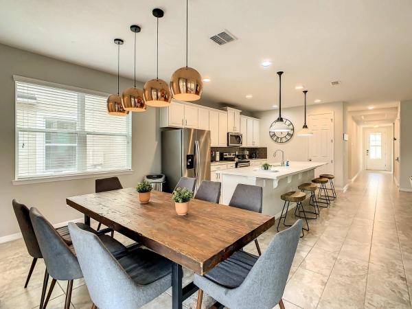 Awesome 6br by Disney with Theme & Game Rm Pool, Buchen Sie Ferienhaus Villen in Florida, Villa
