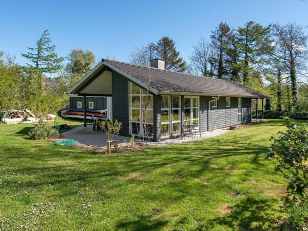 Holiday Home Marlien - 1km to the inlet by Interhome, Prenota Casa vacanze Hotel a Vestjylland con parcheggio, Parcheggio