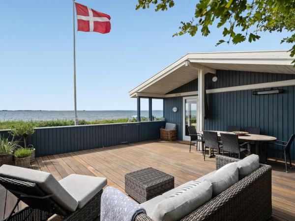 Holiday Home Pellervo - 20m from the sea by Interhome, Prenota Casa vacanze Hotel a Assens con parcheggio, Parcheggio