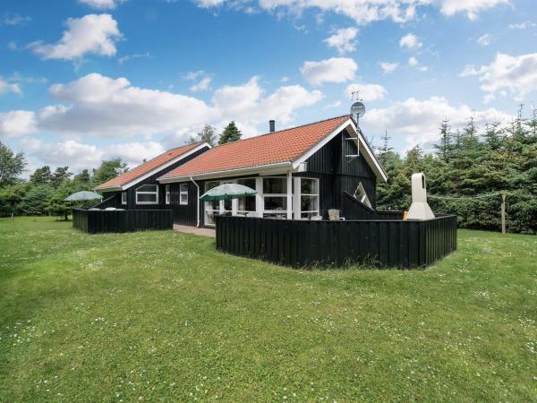 Holiday Home Hemming - from the sea by Interhome, Prenota Casa vacanze Hotel a Vestjylland con parcheggio, Parcheggio