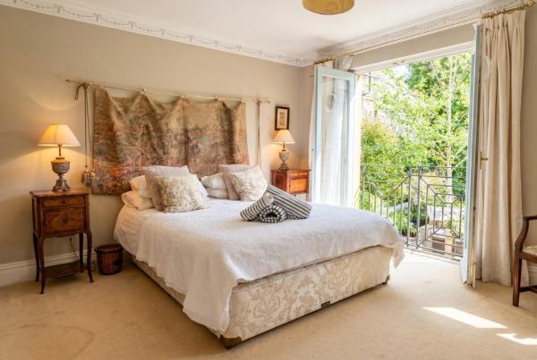 Circus Mews Townhouse:2 Beds:2 En-suite Baths:Parking:City Centre:Quiet Area, Buchen Sie Ferienhaus Hotels in Somerset mit Parkplatz, Parkplätze