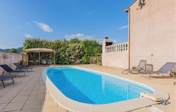 Gorgeous Home In Cessenon Sur Orb, Réserver Maison de vacances Hôtels à Hérault avec piscine, Piscine