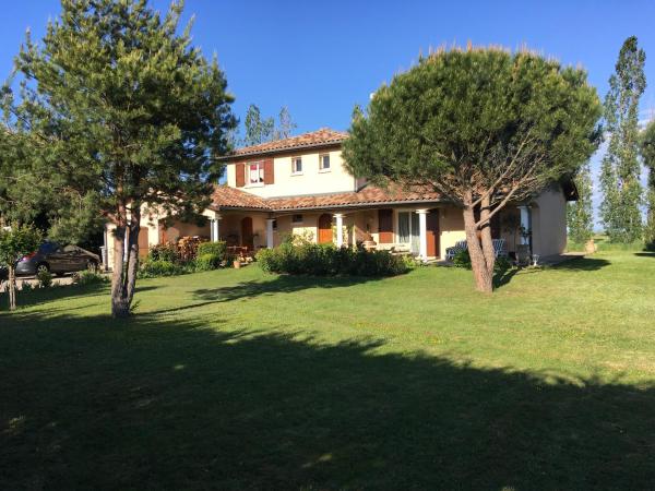 Maison chaleureuse Saint-Cyr-sur-le-Rhône, Prenota Casa vacanze Hotel a Alvernia con parcheggio, Parcheggio