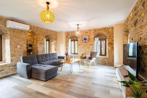 Mantineia Stone Villa-An Ethereal Getaway, Prenota  Megáli Mandínia Messinia
