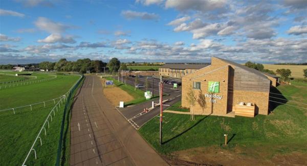 Holiday Inn Huntingdon Racecourse, an IHG Hotel, Buchen Sie Hotel Huntingdon Cambridgeshire
