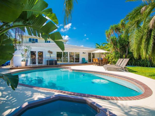 Bay Breeze House Waterfront home with pool, Buchen Sie Ferienhaus Villen in Florida, Villa