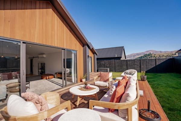 Wooing Retreat - Cromwell Holiday Home, Buchen Sie Ferienhaus Cromwell 