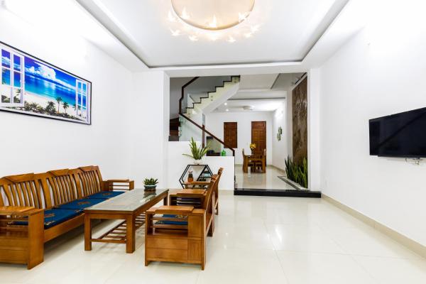 Simple House Near My Khe Beach and Night Street, Buchen Sie Ferienhaus Đà Nẵng 