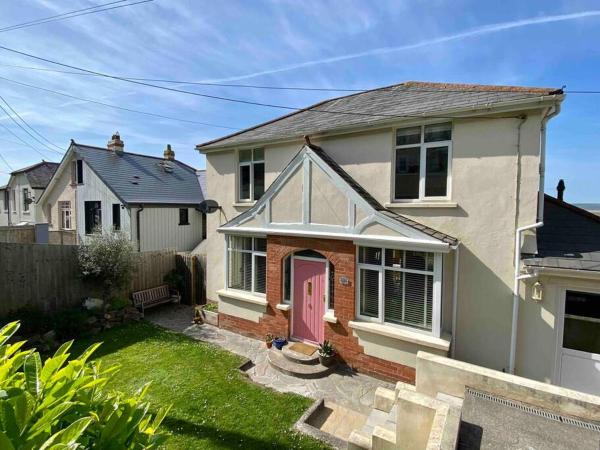 Beach house with sea views minutes from the surf, Buchen Sie Ferienhaus Northam Devon