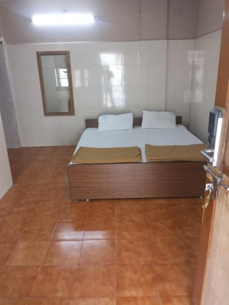 Heera Residency by OYO Rooms