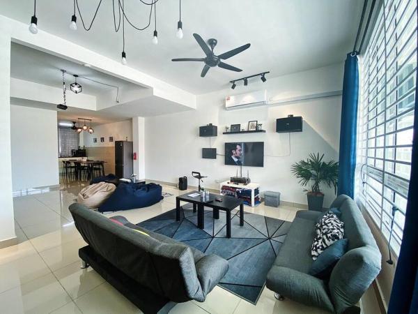 Desaru Twin Home 32pax  KTV-Netflix-BBQ, Prenota Casa vacanze Hotel a Johor con parcheggio, Parcheggio
