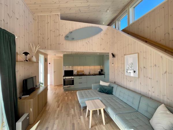 Fresh hytte ved Borestranden med to soverom og hems, Buchen Sie Ferienhaus Villen in Bore, Villa