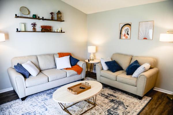 Urban Cottage: Homey & Convenient, Réserver Maison de vacances Huntington 
