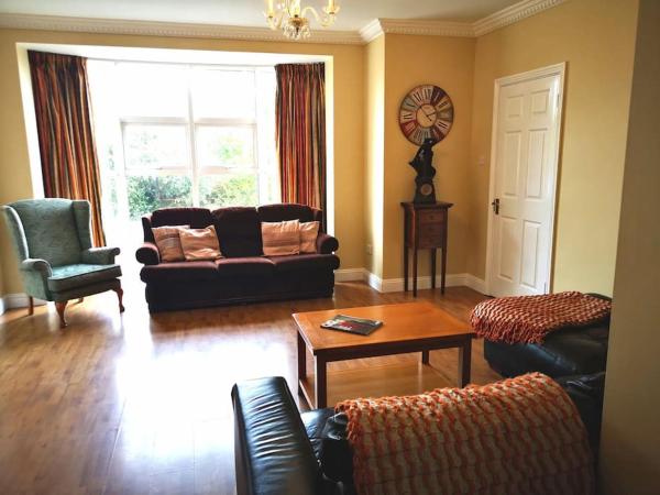 Ashton Beach House, Buchen Sie Ferienhaus Hotels in Leinster mit Parkplatz, Parkplätze