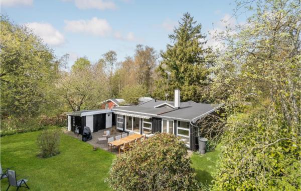 Cozy Home In Dronningmølle With Wifi, Reserva ahora Casa o chalet Dronningmolle 