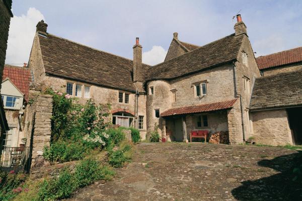 Historic Malthouse Village location near Bath, Buchen Sie  Hotels in Somerset mit Parkplatz, Parkplätze